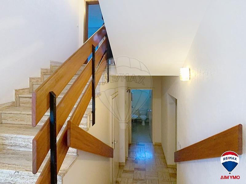 Maison - 248 m² - 14 pièces