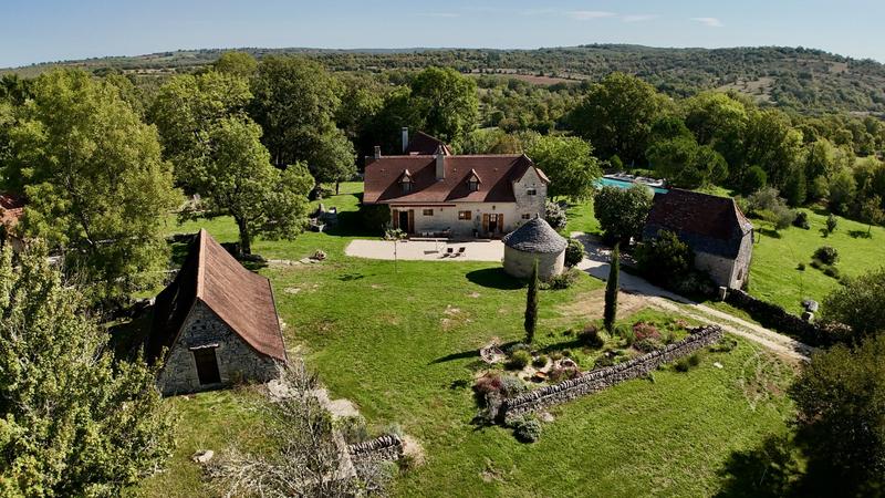 Corps de ferme - 250 m² - 11 pièces