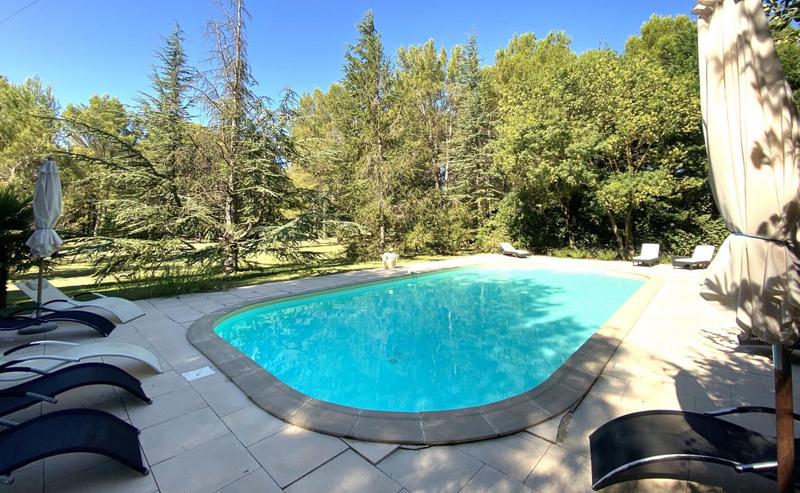 Mas - 528 m² - 16 pièces