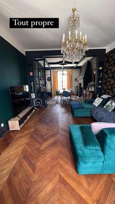 Maison - 276 m² - 8 pièces