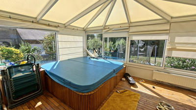 Maison - 237 m² - 7 pièces