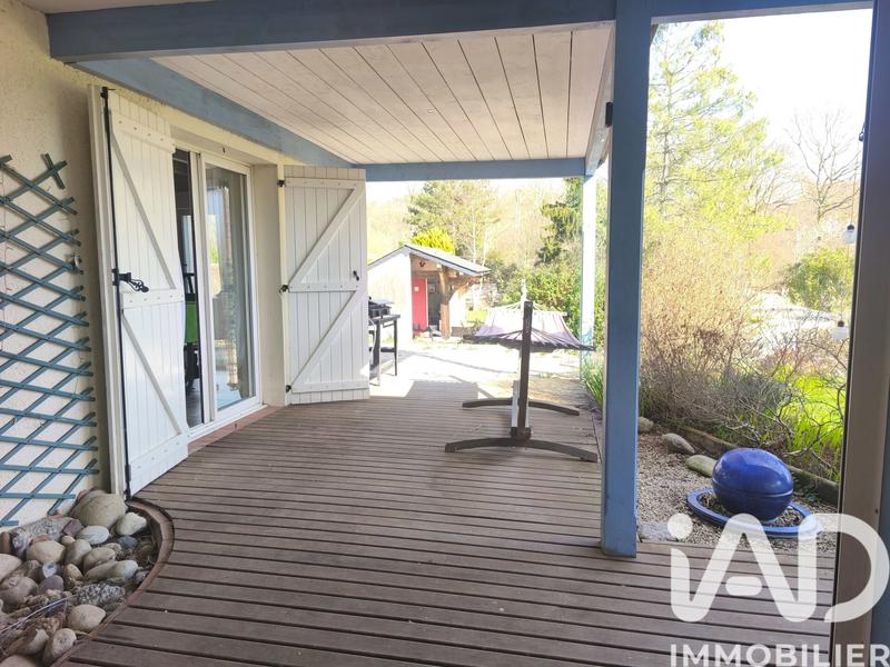 Maison - 237 m² - 8 pièces