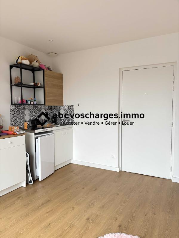 Studio - 25 m² - 1 pièce