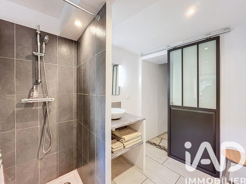 Maison - 220 m² - 5 pièces