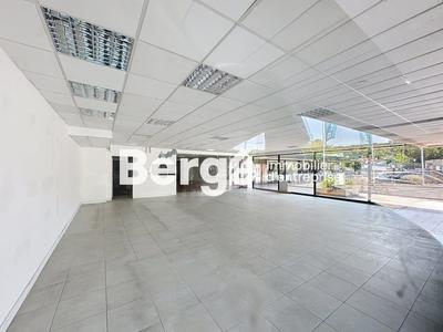 Local commercial - 251 m²