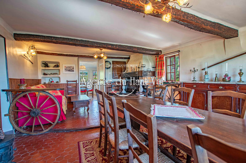 Villa - 213 m² - 7 pièces