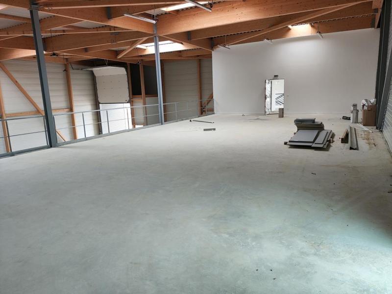 Local d'activité / Entrepôt - 786 m²