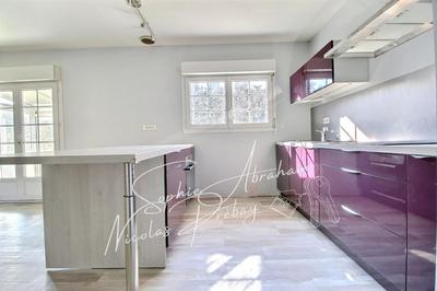 Maison - 166 m² - 7 pièces