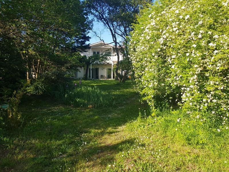 Maison - 240 m² - 8 pièces