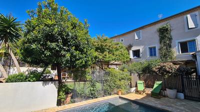 Maison traditionnelle - 260 m² - 10 pièces