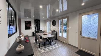 Maison - 99 m² - 4 pièces