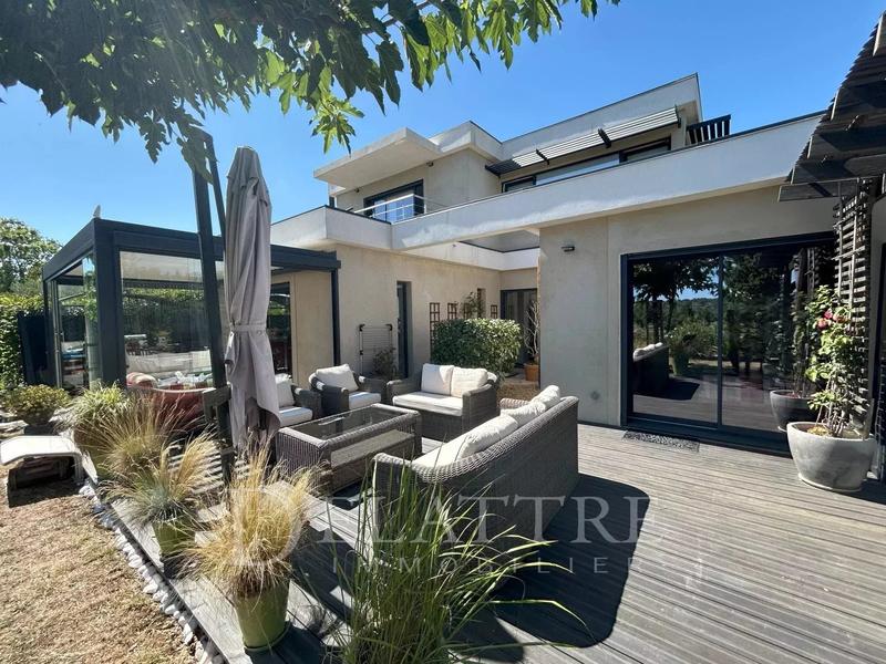 Villa - 30 m² - 5 pièces