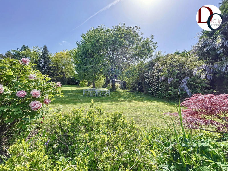 Maison - 335 m² - 9 pièces