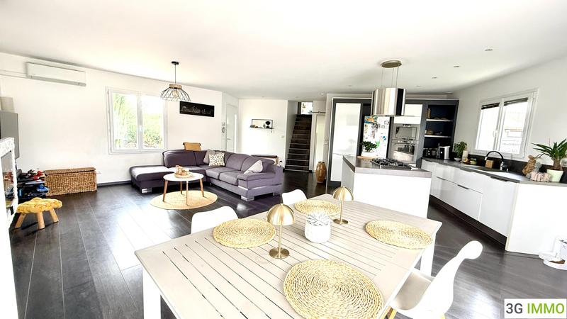 Maison - 121 m² - 5 pièces