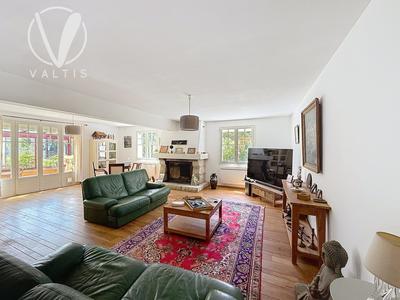 Maison - 193 m² - 7 pièces