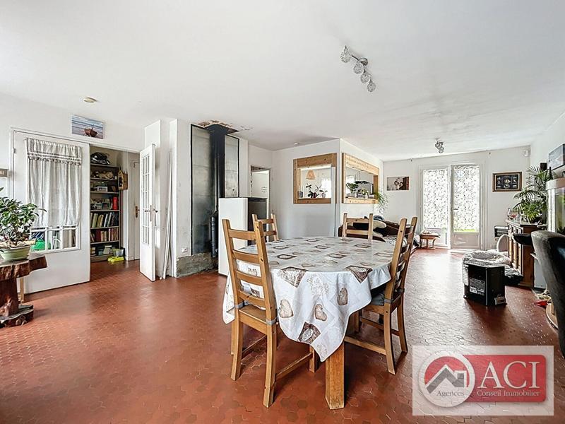 Maison - 94 m² - 5 pièces