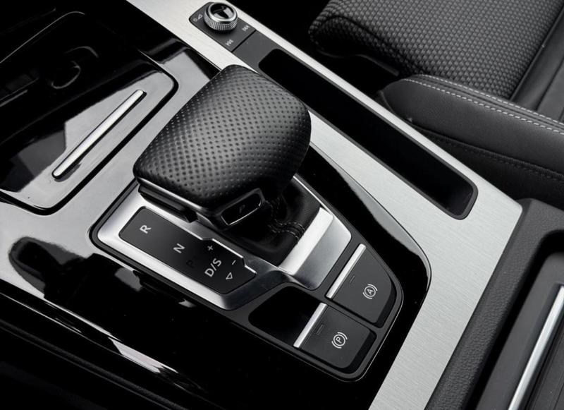 Audi Q5 Sportback 50 TFSIe 299 s-Line Hybride Rechargeable / Attache Remorque Coffre Elec Apple Carplay Android Auto