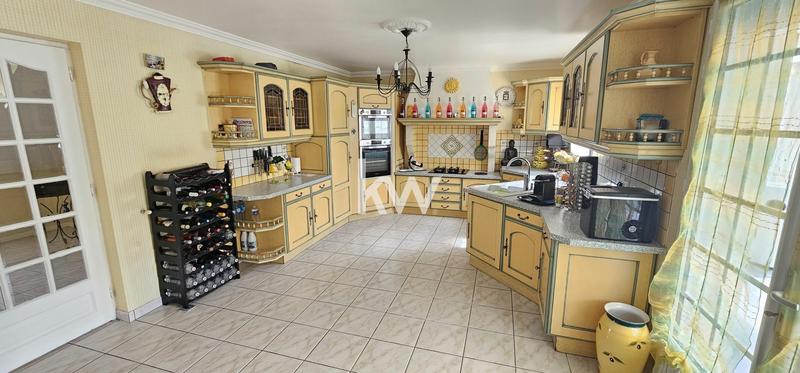 Propriété - 265 m² - 8 pièces