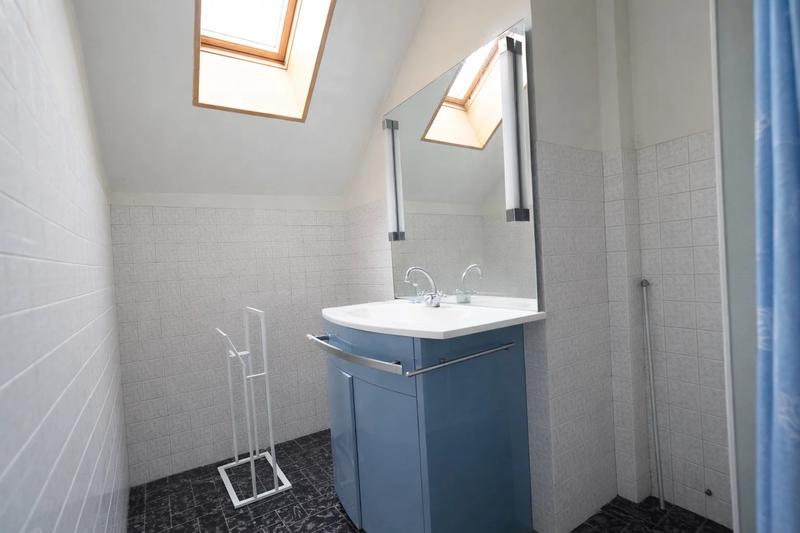 Maison - 230 m² - 8 pièces