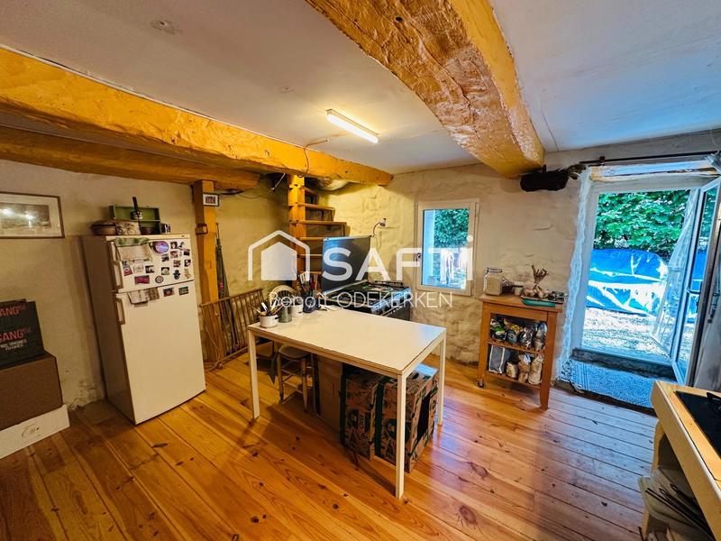 Maison - 300 m² - 8 pièces