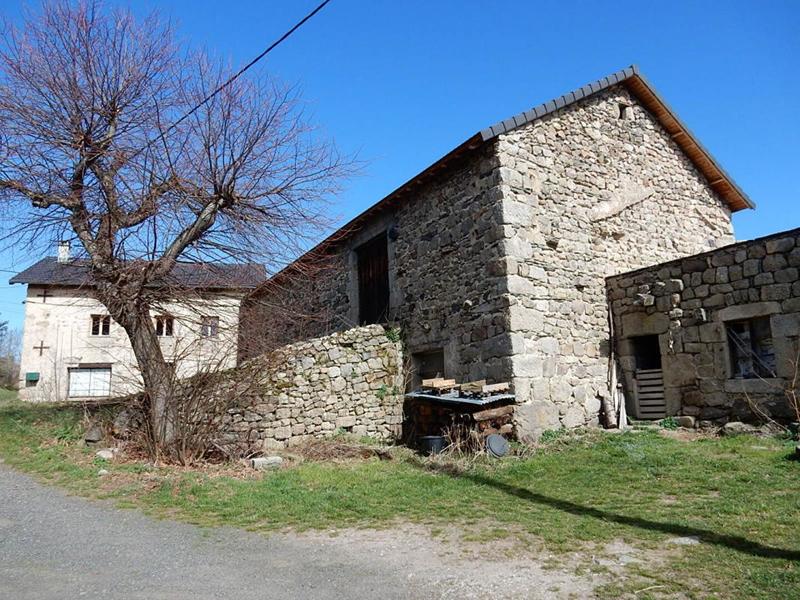 Corps de ferme - 240 m² - 7 pièces