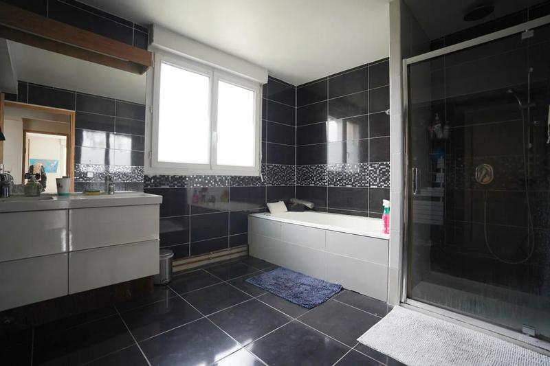 Maison - 166 m² - 7 pièces