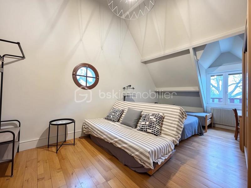 Maison ancienne - 261 m² - 8 pièces