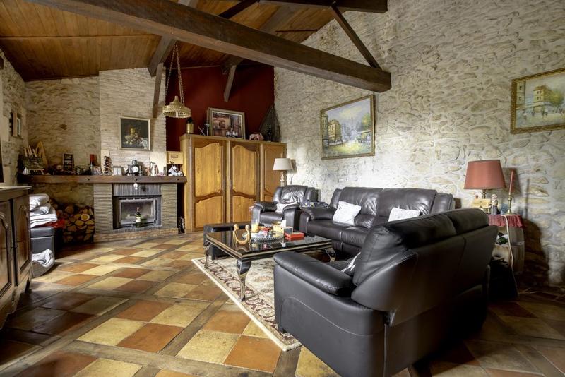 Maison - 260 m² - 8 pièces