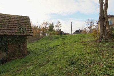 Terrain constructible - 1 700 m²