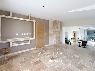 Maison - 255 m² - 8 pièces