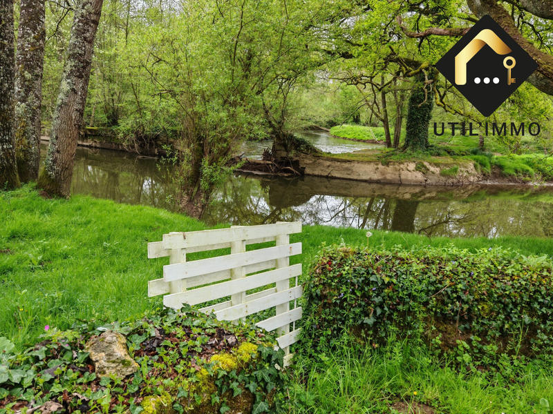 Maison - 1 062 m² - 13 pièces