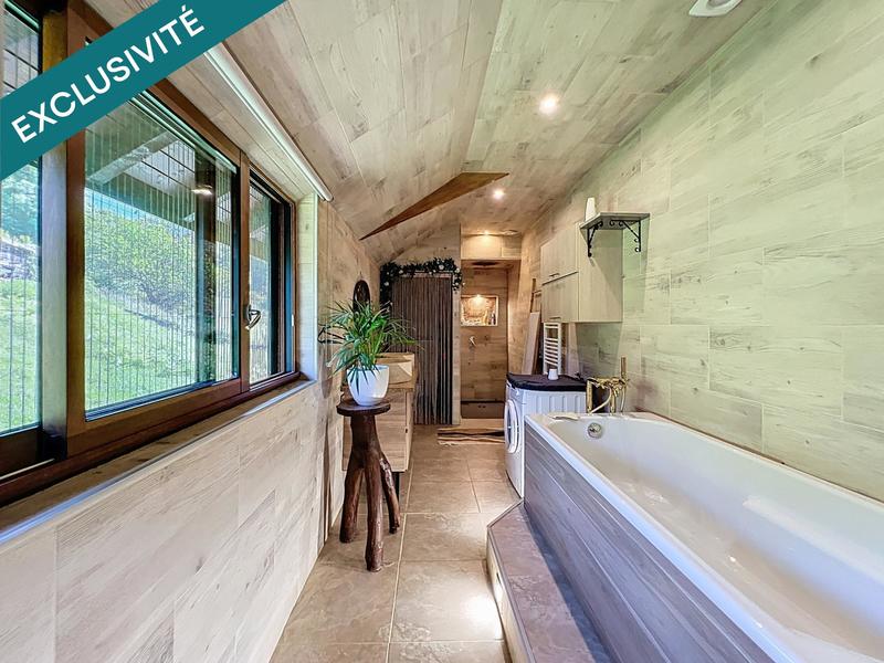 Maison - 210 m² - 8 pièces