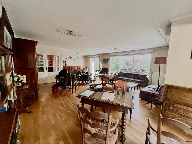 Appartement - 158 m² - 5 pièces