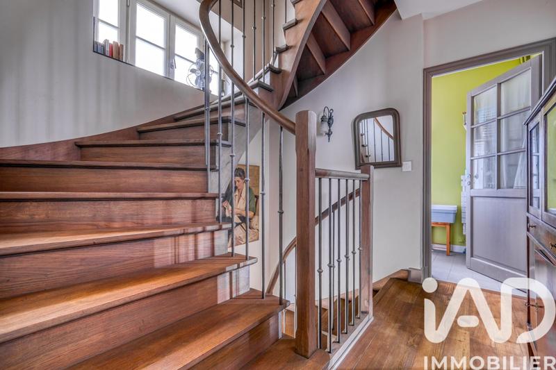 Maison - 180 m² - 7 pièces