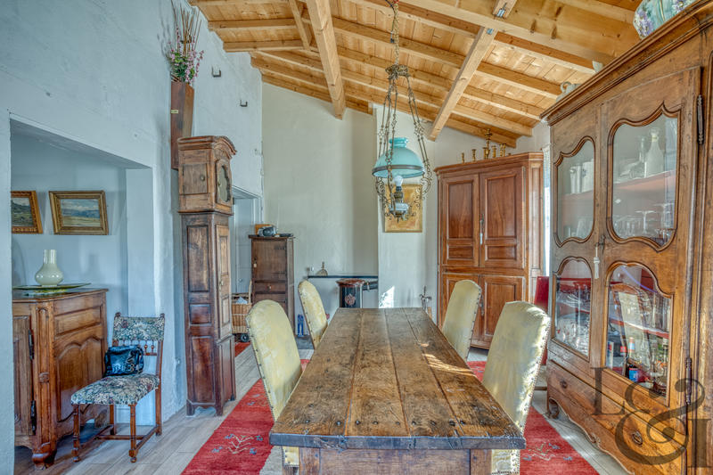 Maison - 206 m² - 7 pièces