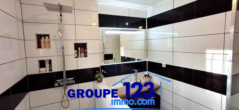 Maison - 137 m² - 6 pièces