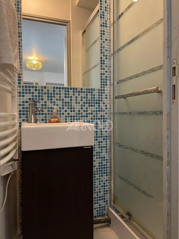 Local commercial - 10 m² - 1 pièce