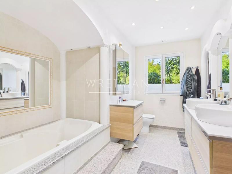 Maison - 161 m² - 6 pièces