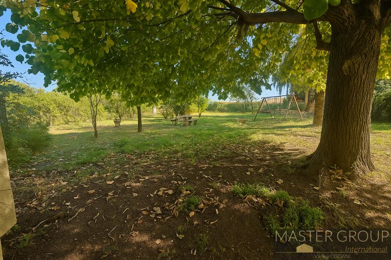 Maison - 208 m² - 9 pièces