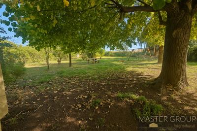 Maison - 208 m² - 9 pièces