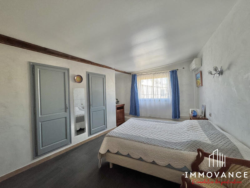 Maison - 296 m² - 10 pièces