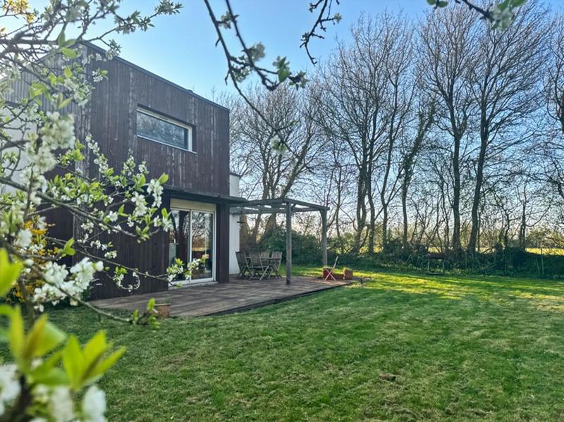 Maison - 99 m² - 6 pièces