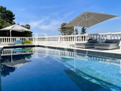 Villa - 545 m² - 12 pièces