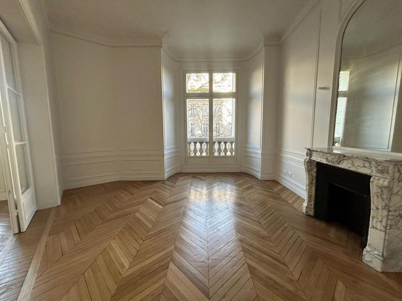 Appartement - 187 m² - 5 pièces