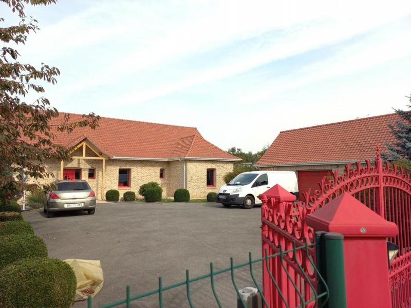 Maison - 213 m² - 10 pièces