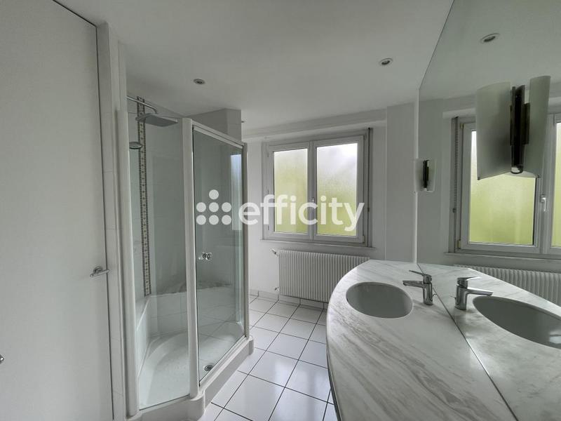 Immeuble - 260 m² - 8 pièces