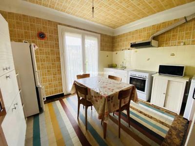 Appartement - 90 m² - 5 pièces