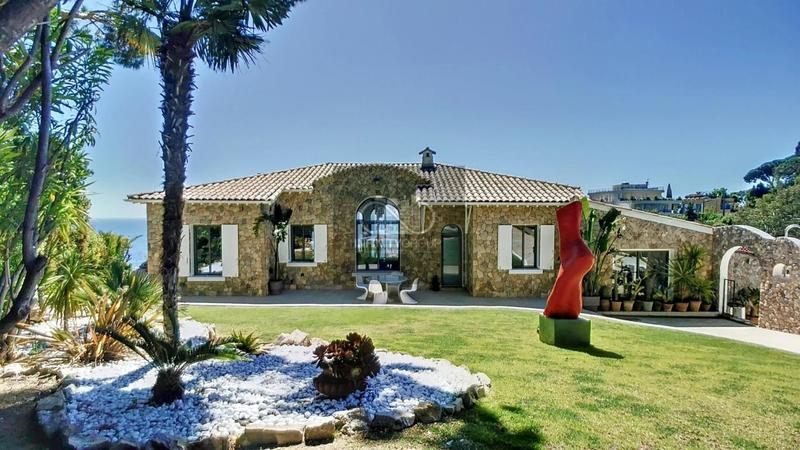 Villa - 200 m² - 6 pièces