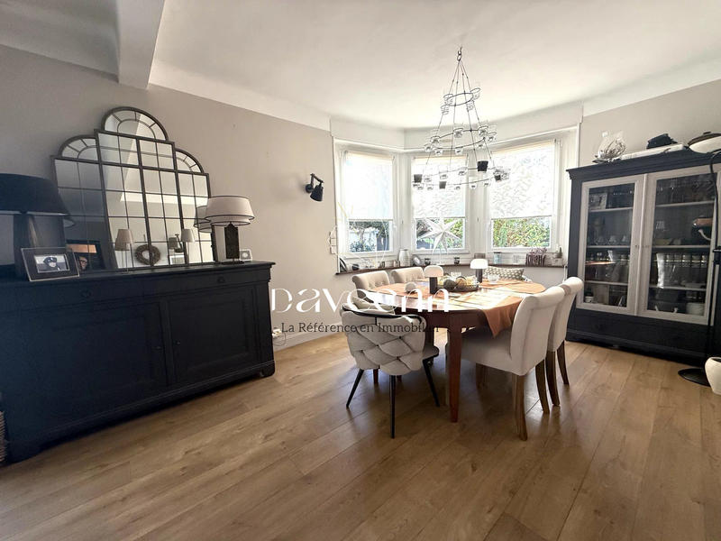 Maison - 143 m² - 7 pièces