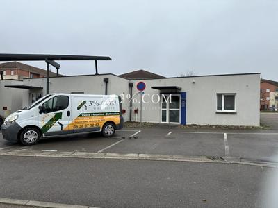 Local d'activité / Entrepôt - 105 m²